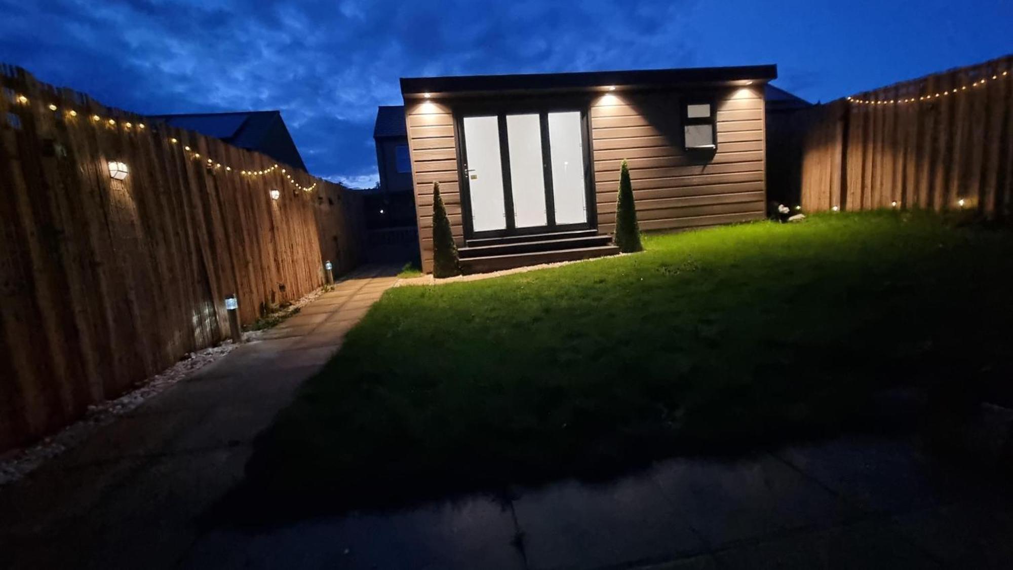 Willa T-I-G-H The Coziest Place Wifi & Netflix Near Roundhay Leeds  Zewnętrze zdjęcie