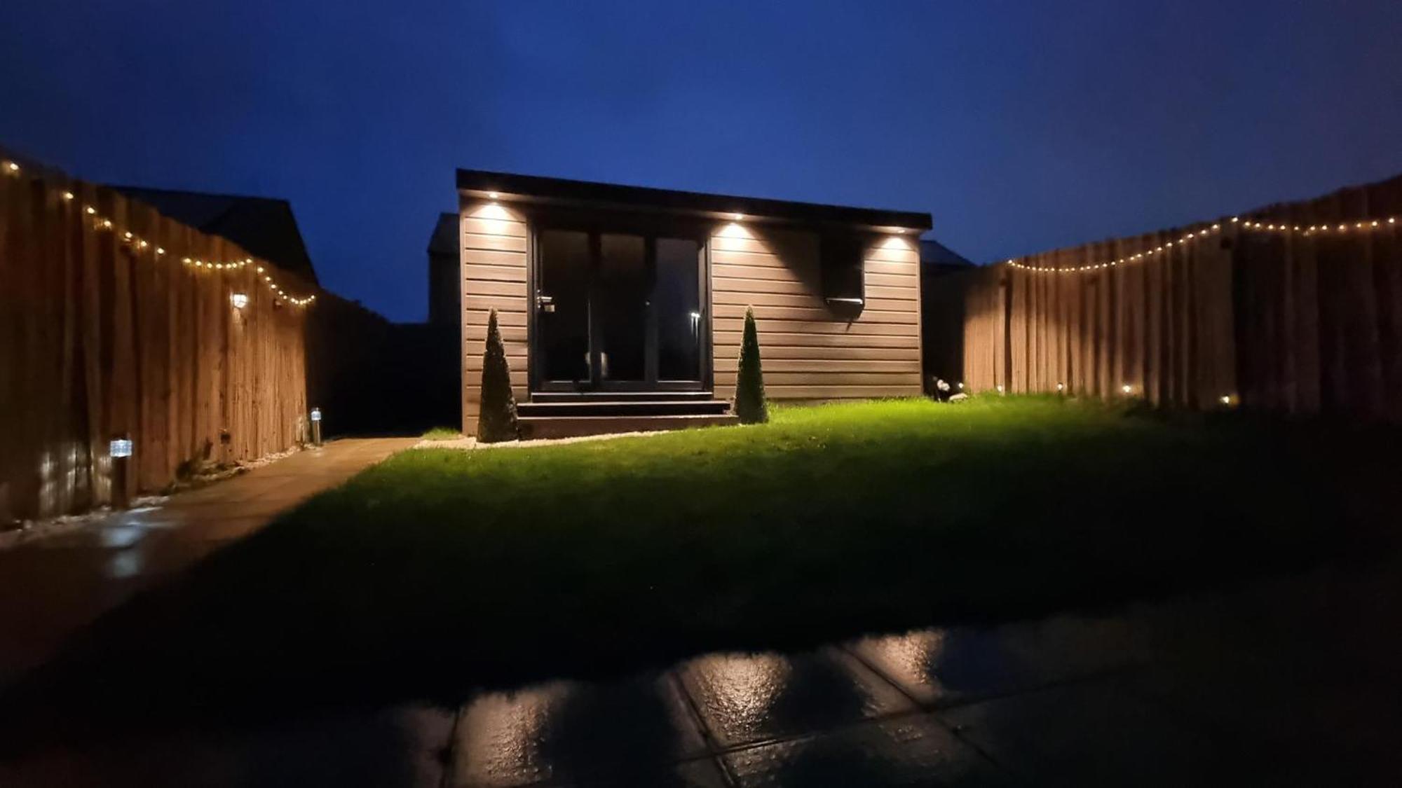 Willa T-I-G-H The Coziest Place Wifi & Netflix Near Roundhay Leeds  Zewnętrze zdjęcie